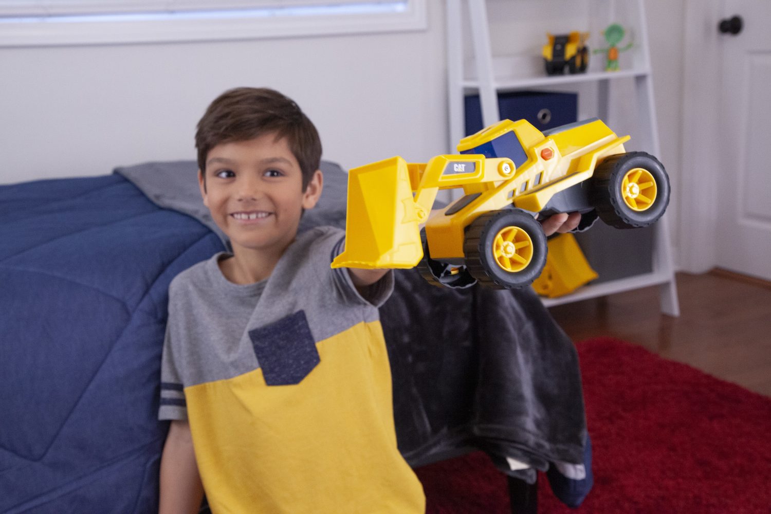 Погрузчик игрушка CAT большой для песочницы, трактор с ковшом, экскаватор