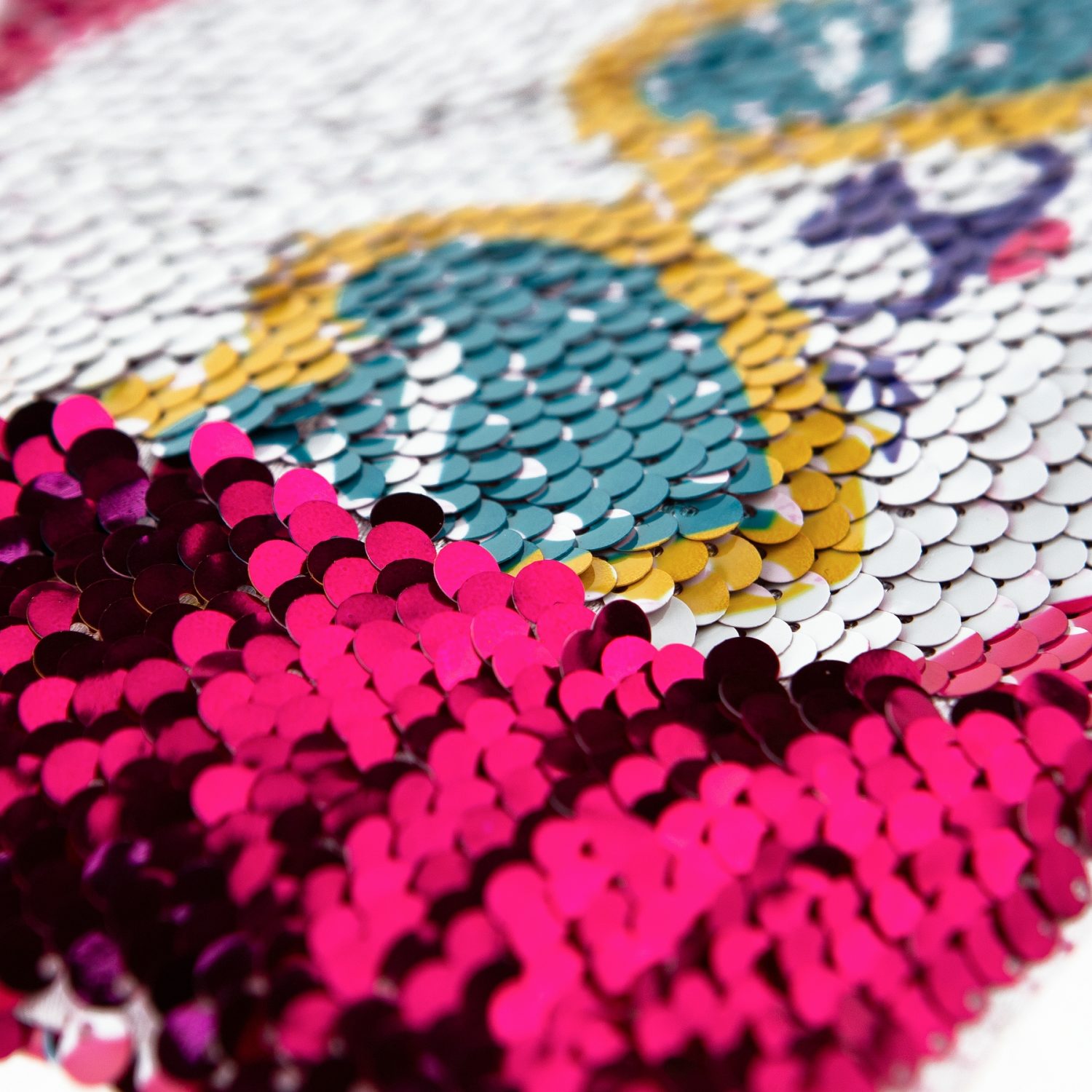 Like Nastya Косметичка с пайетками хамелеон с кошкой на одной стороне, принт разноцветный  на другой стороне, с ремешком, 21х14 см,пакет,бирка