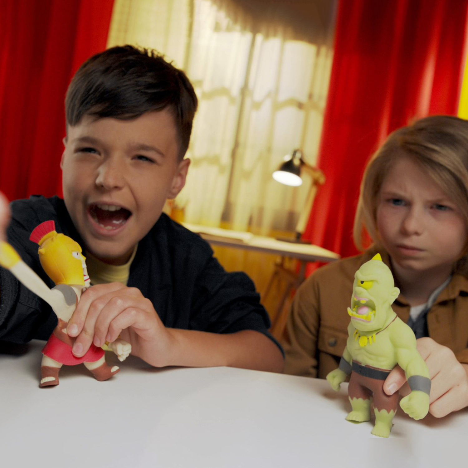 Тянущаяся фигурка 1TOY Monster Flex серия 4, Гладиатор, монстр тянучка, 15 см