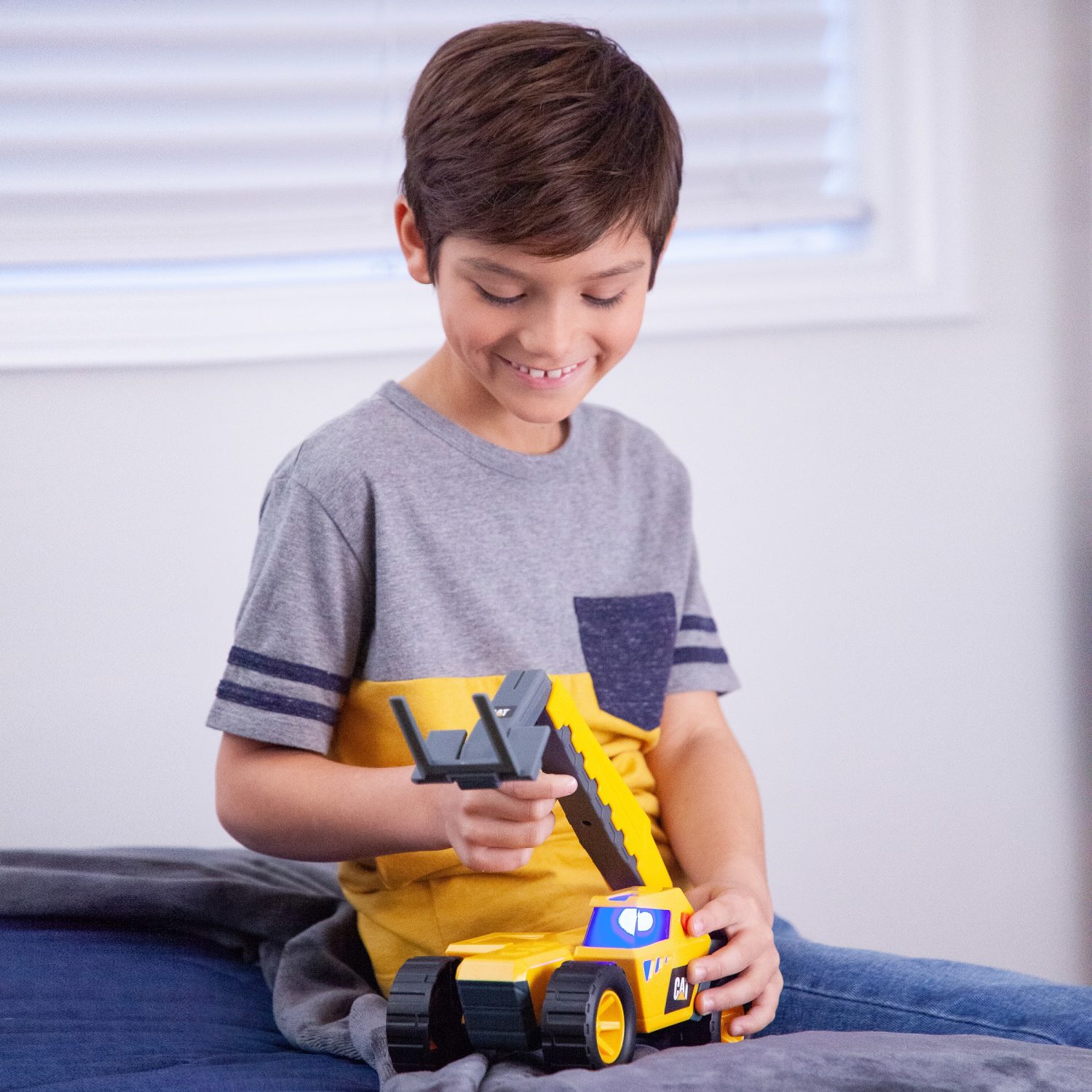 Автокран игрушка CAT большой для песочницы, строительная техника, машинка со звуком